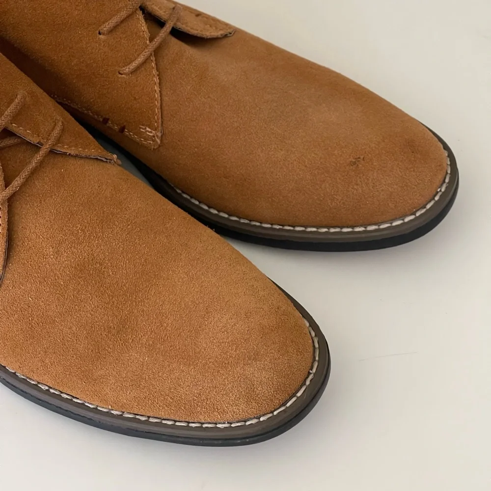 Bruno Marc Tan Suede Chukka Boots Men’s Sz 7 Lace Up Leather Lined Round Toe